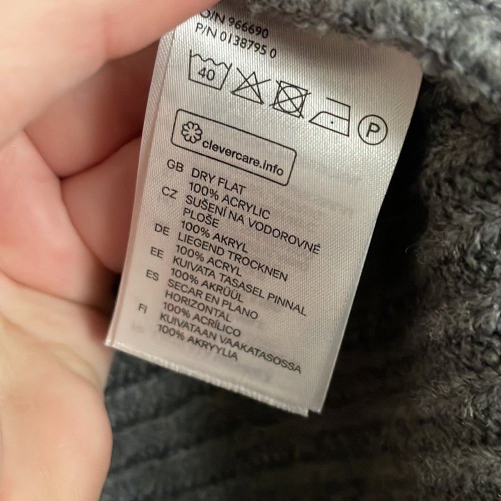 H&M Basic Cardigan Sweater - Picture 4 of 6